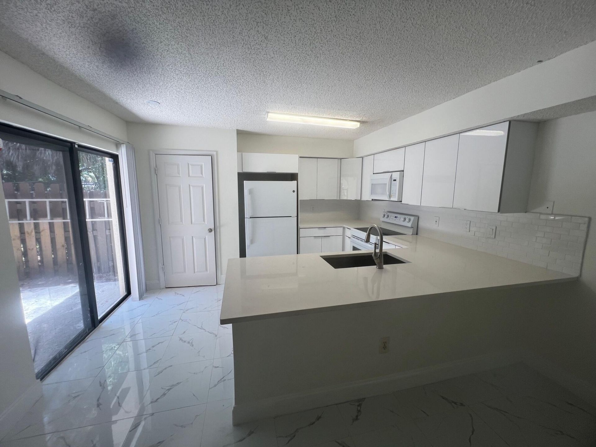 2212 White Pine Circle, Unit B, Greenacres, FL 33415 Photo