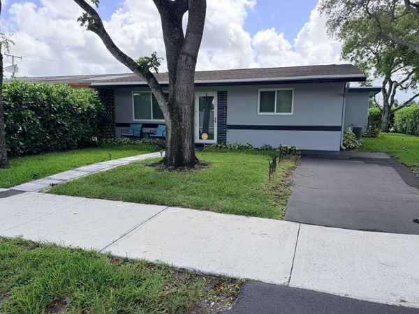 1982 SW 68th Terrace, North Lauderdale, FL 33068