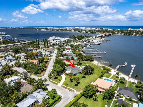 210 S Lake Drive, Lantana, FL 33462