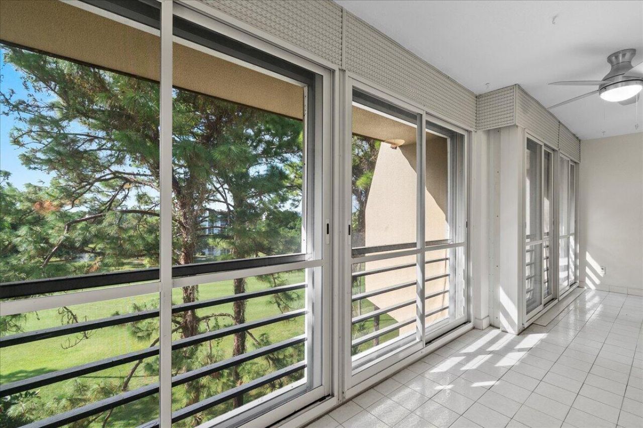 3755 Via Poinciana, Unit 611, Greenacres, FL 33467 Photo