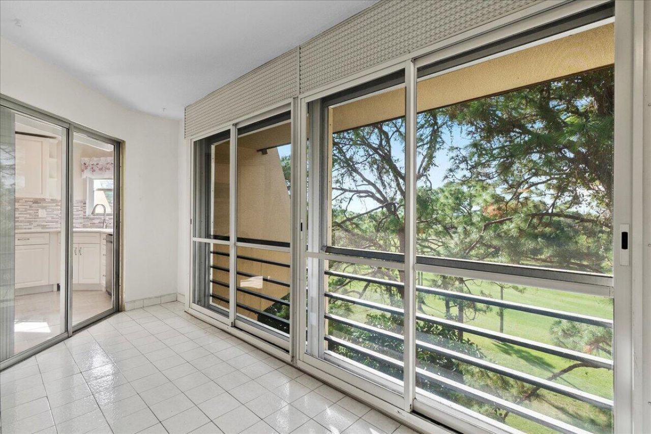 3755 Via Poinciana, Unit 611, Greenacres, FL 33467 Photo