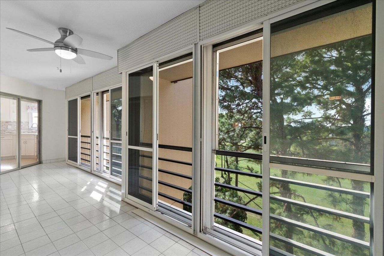 3755 Via Poinciana, Unit 611, Greenacres, FL 33467 Photo