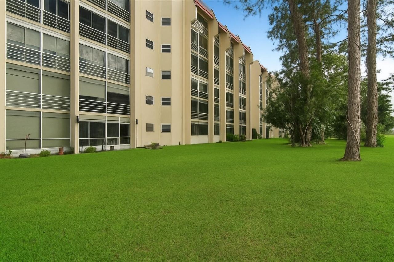 3755 Via Poinciana, Unit 611, Greenacres, FL 33467 Photo