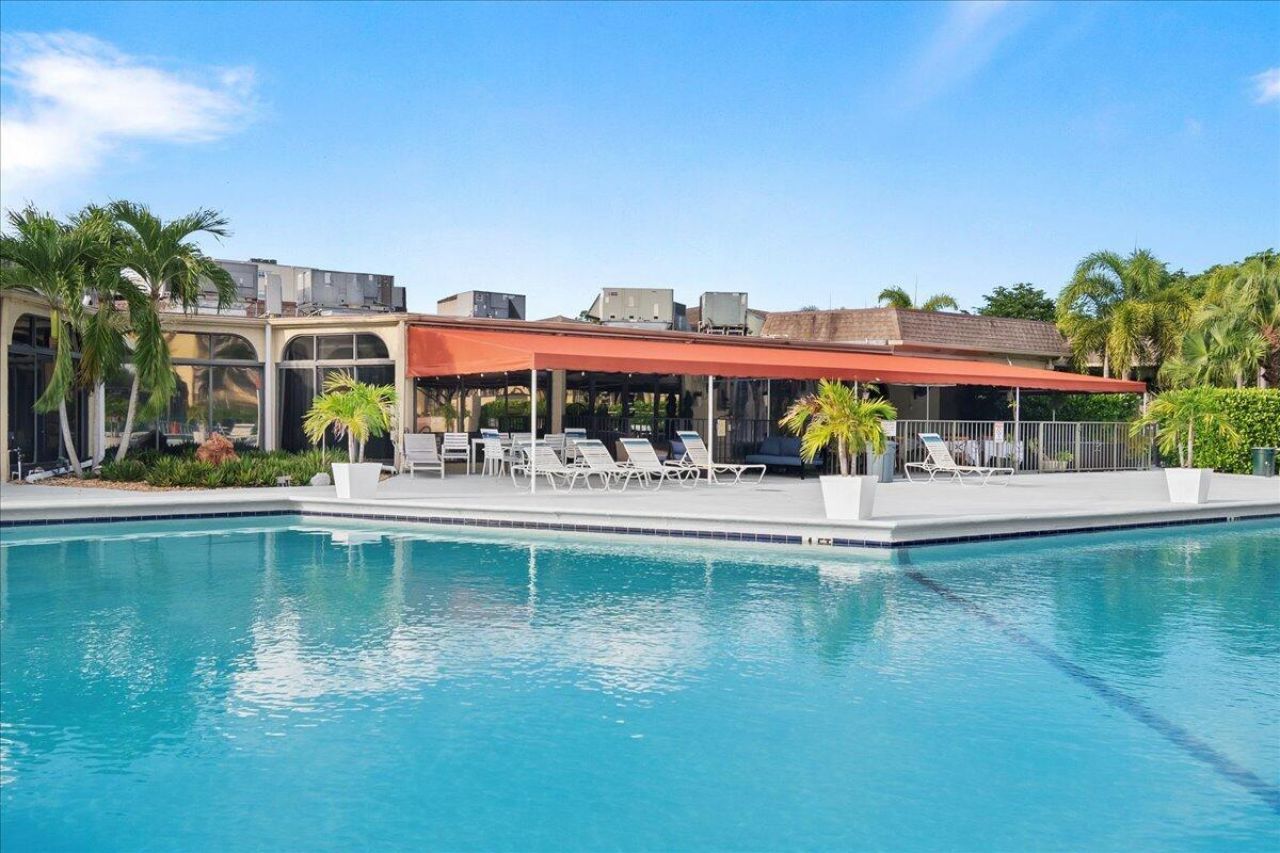 3755 Via Poinciana, Unit 611, Greenacres, FL 33467 Photo