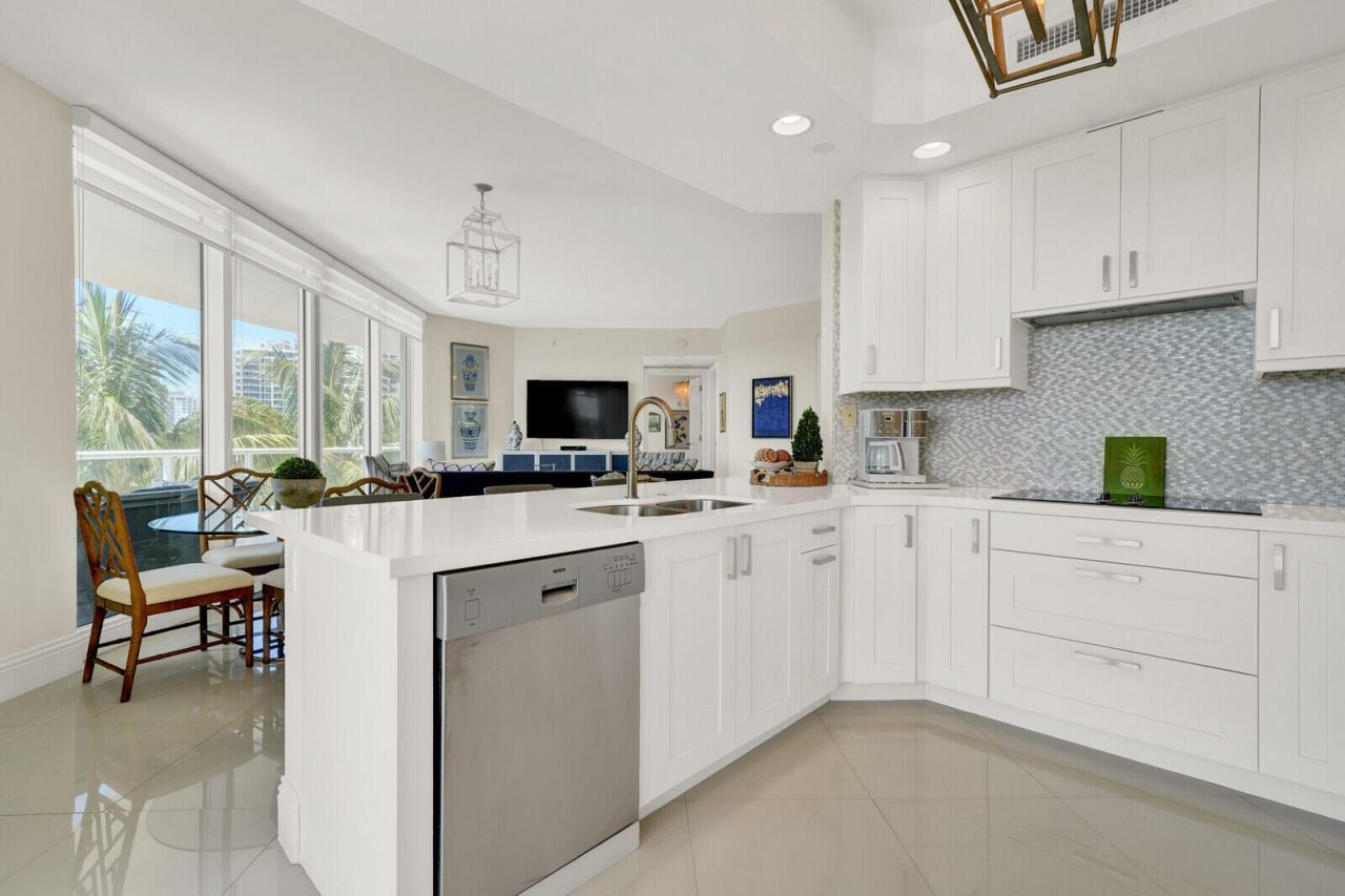 2700 N Ocean Drive, Riviera Beach, FL 33404 Photo