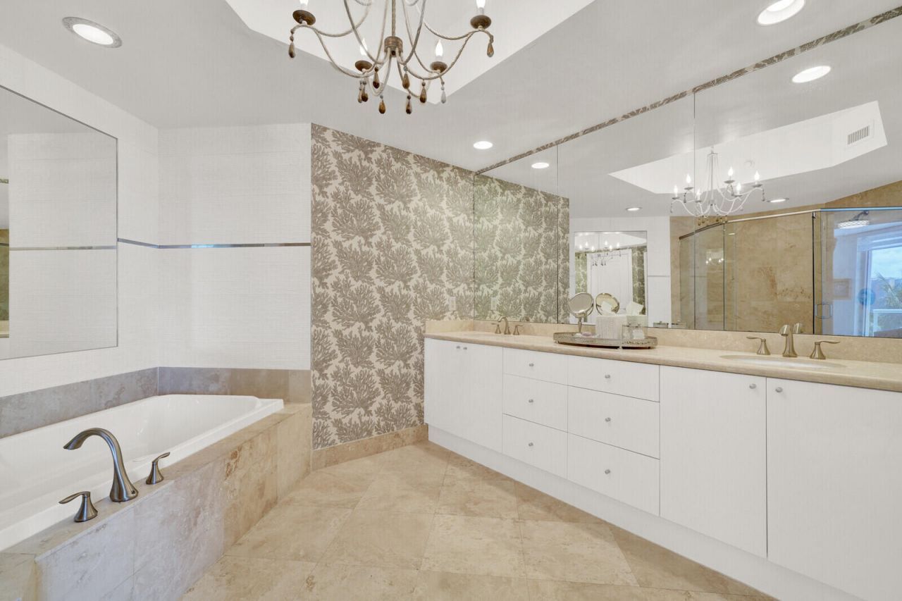 2700 N Ocean Drive, Riviera Beach, FL 33404 Photo