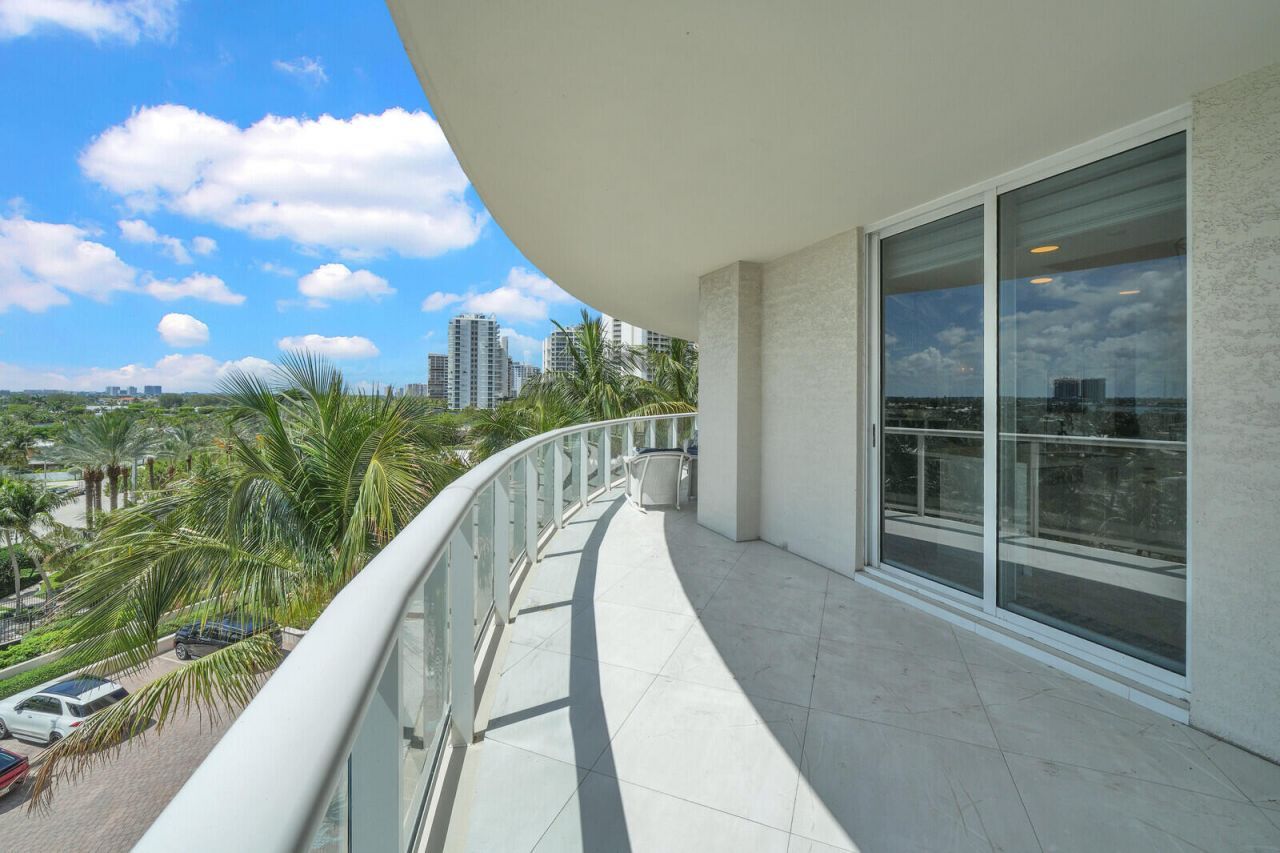 2700 N Ocean Drive, Riviera Beach, FL 33404 Photo