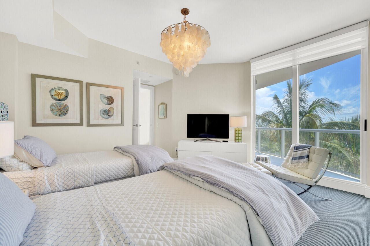 2700 N Ocean Drive, Riviera Beach, FL 33404 Photo