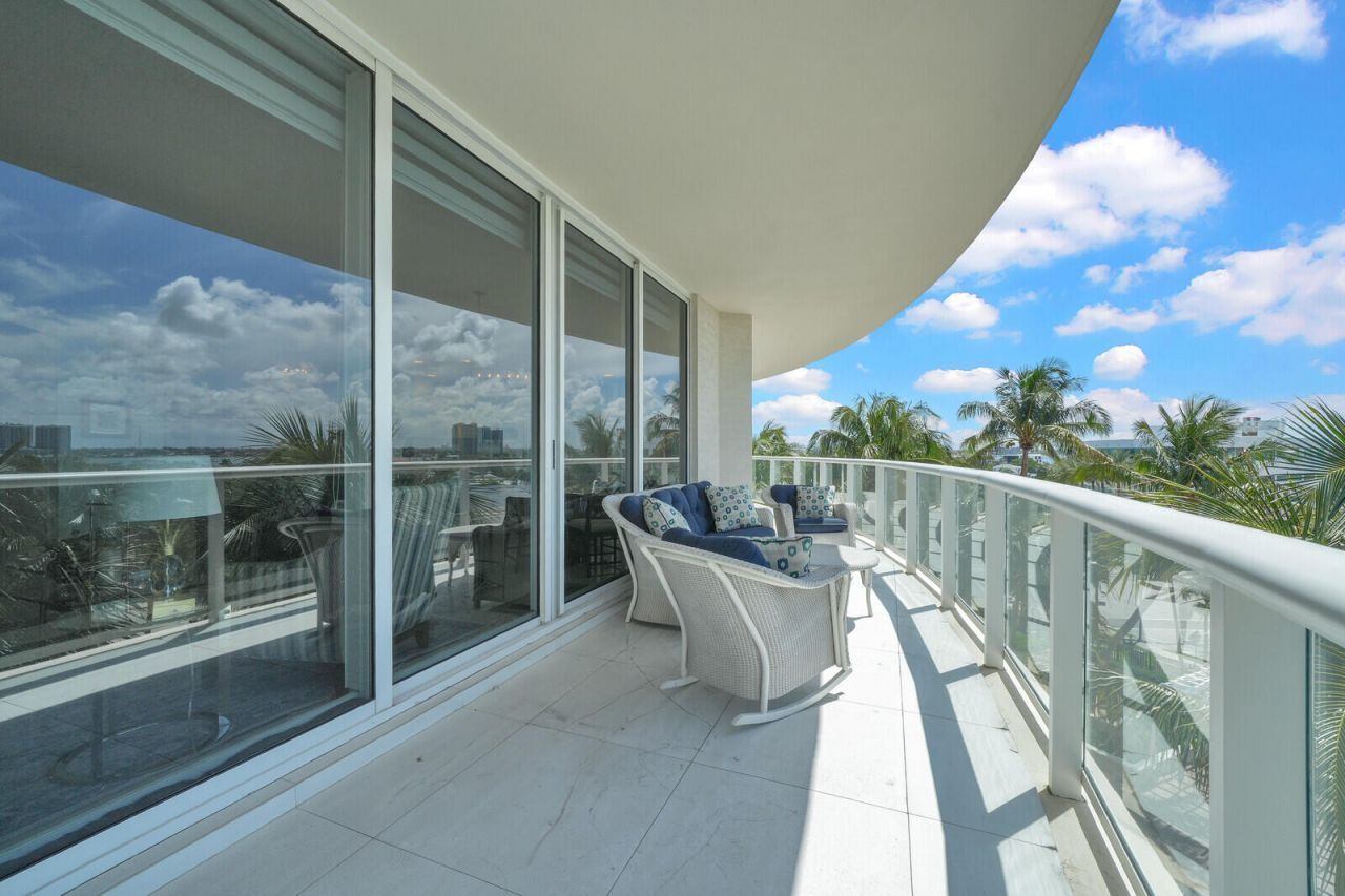 2700 N Ocean Drive, Riviera Beach, FL 33404 Photo
