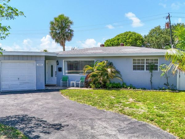 2000 NE 62nd Street, Fort Lauderdale, FL 33308