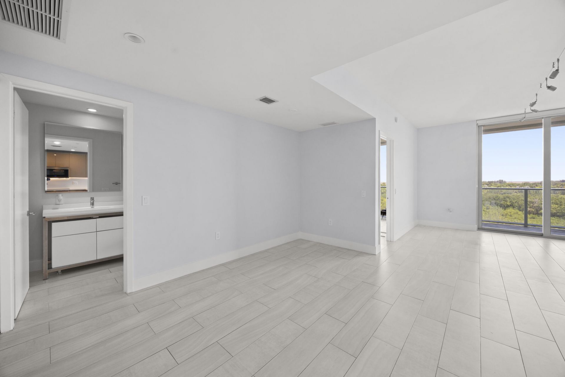 2000 Metropica Way, Unit 802, Sunrise, FL 33323 Photo