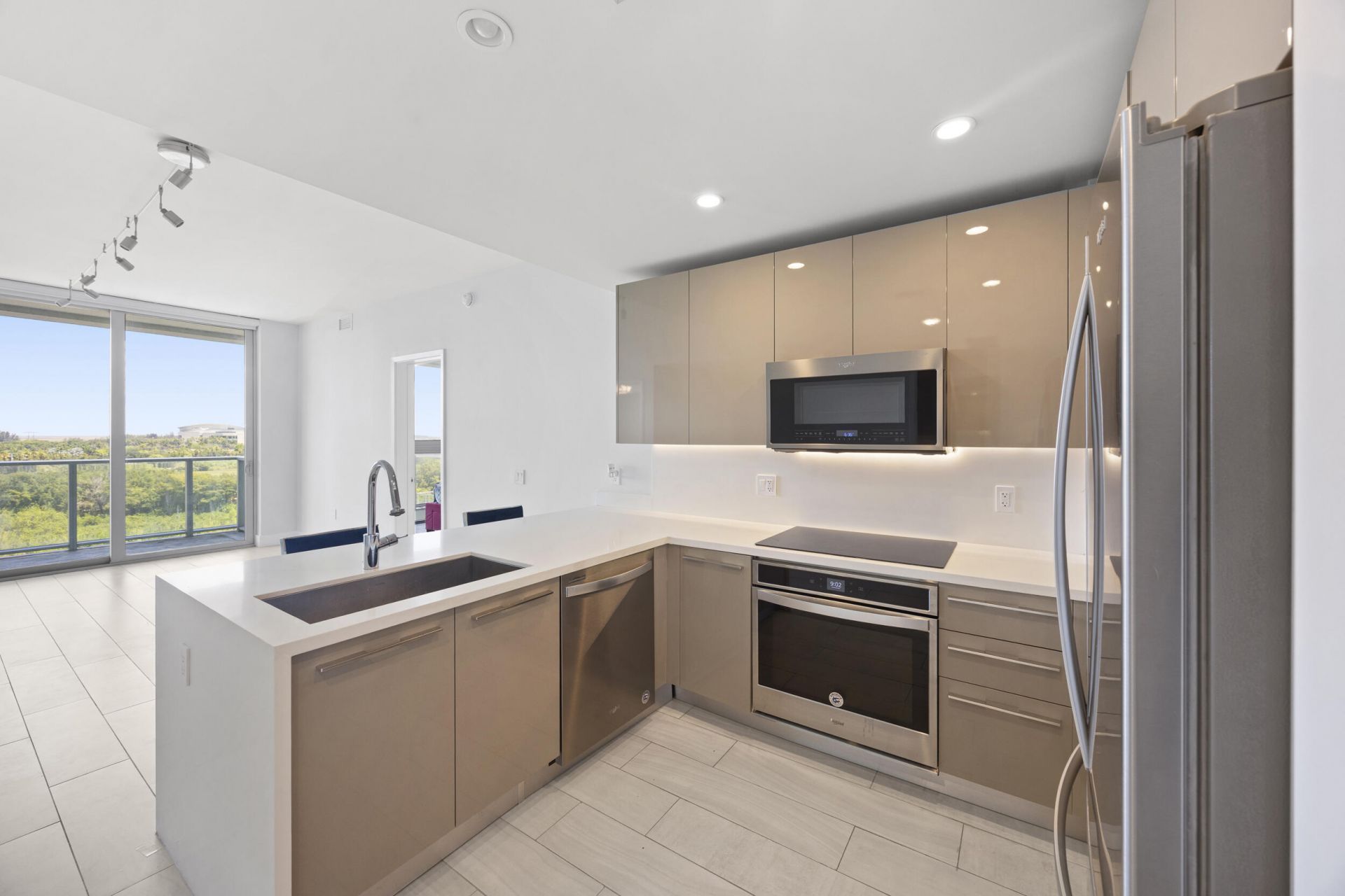 2000 Metropica Way, Unit 802, Sunrise, FL 33323 Photo