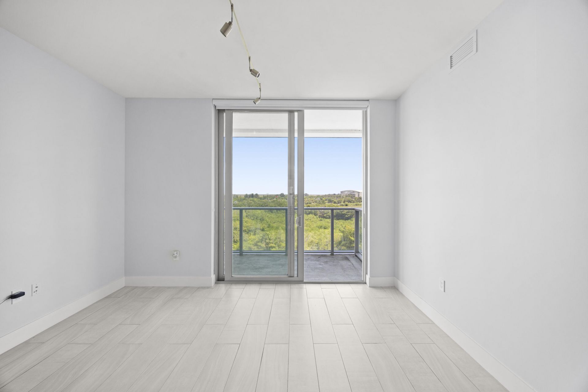 2000 Metropica Way, Unit 802, Sunrise, FL 33323 Photo