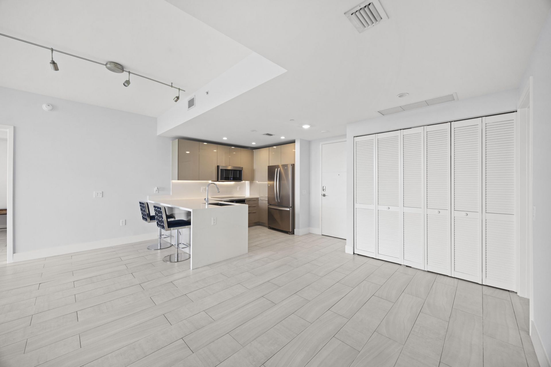 2000 Metropica Way, Unit 802, Sunrise, FL 33323 Photo