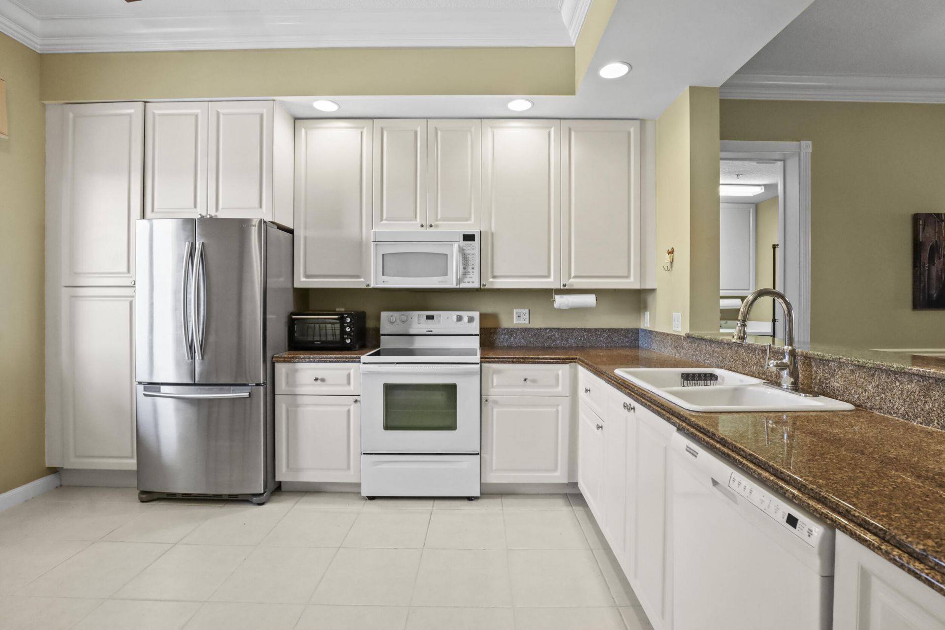 26 Harbour Isle Drive W, Unit Ph06, Fort Pierce, FL 34949 Photo