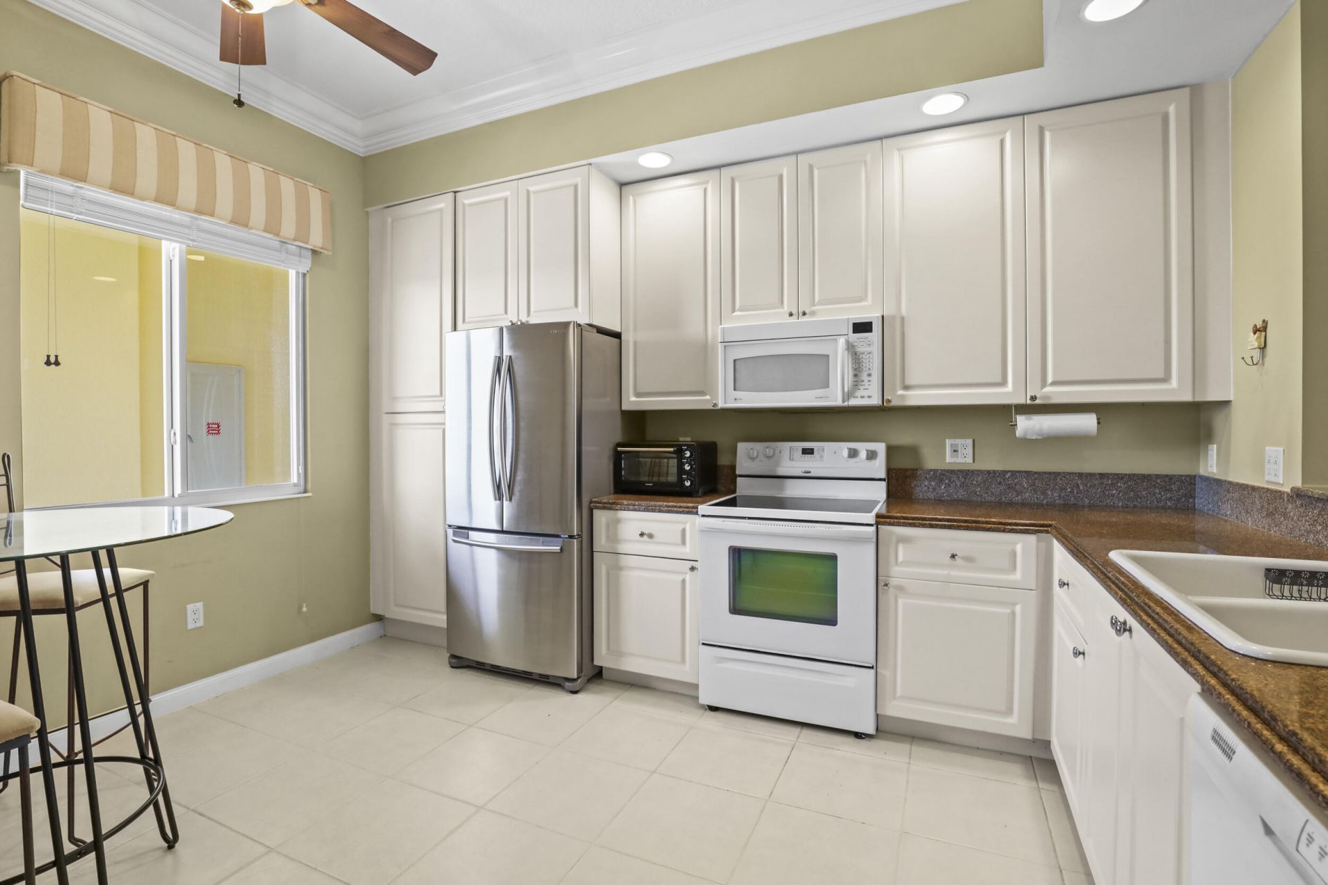 26 Harbour Isle Drive W, Unit Ph06, Fort Pierce, FL 34949 Photo