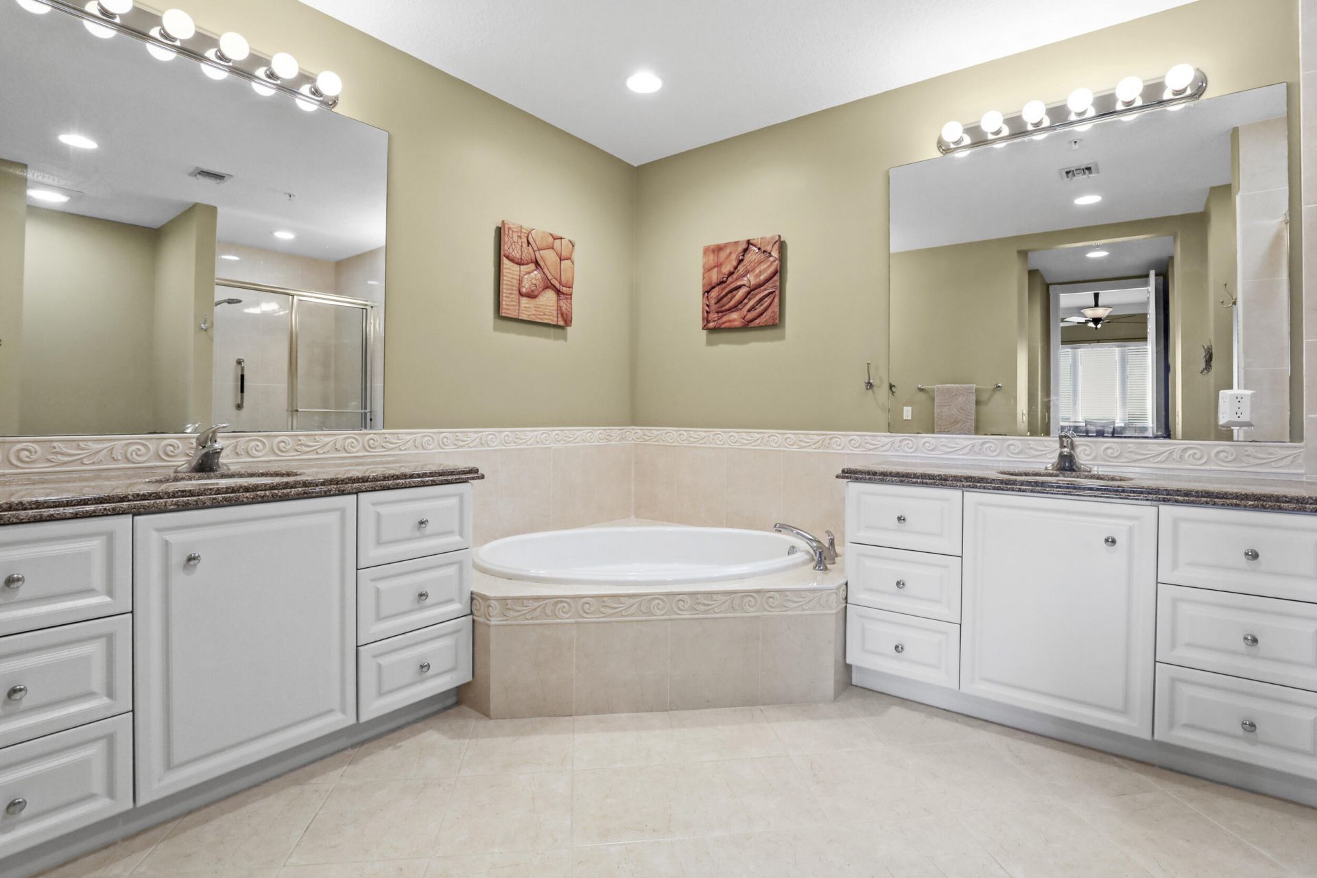 26 Harbour Isle Drive W, Unit Ph06, Fort Pierce, FL 34949 Photo