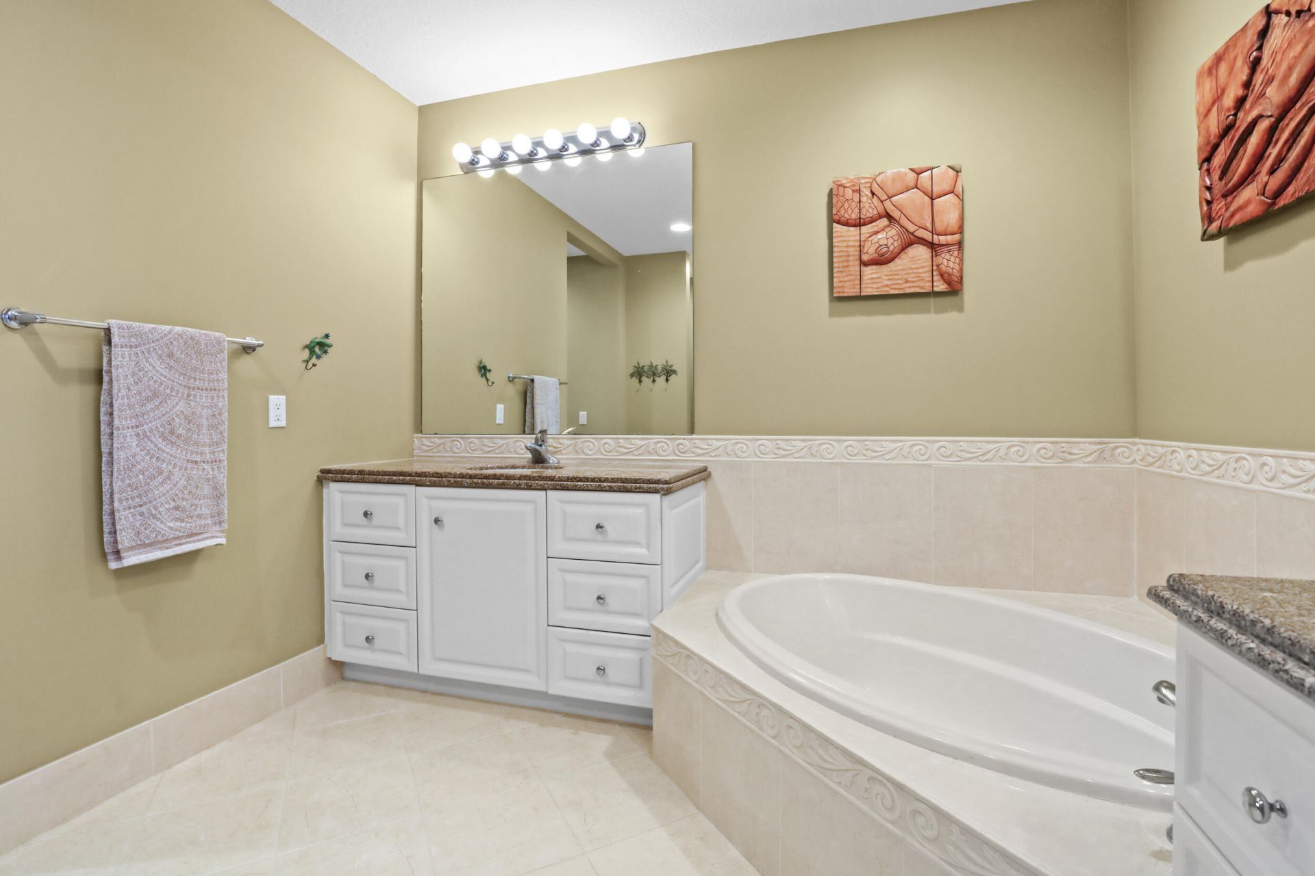 26 Harbour Isle Drive W, Unit Ph06, Fort Pierce, FL 34949 Photo