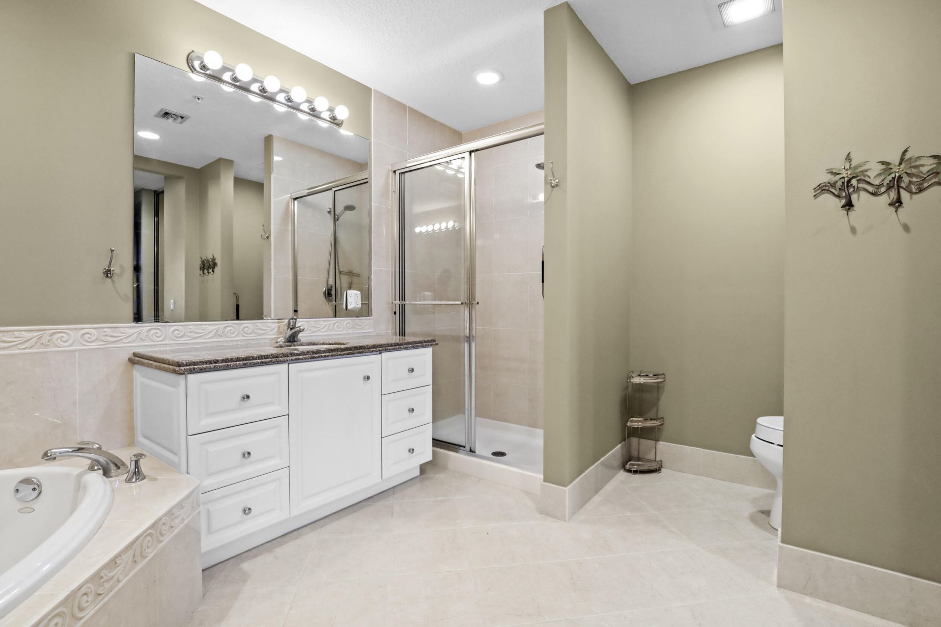 26 Harbour Isle Drive W, Unit Ph06, Fort Pierce, FL 34949 Photo