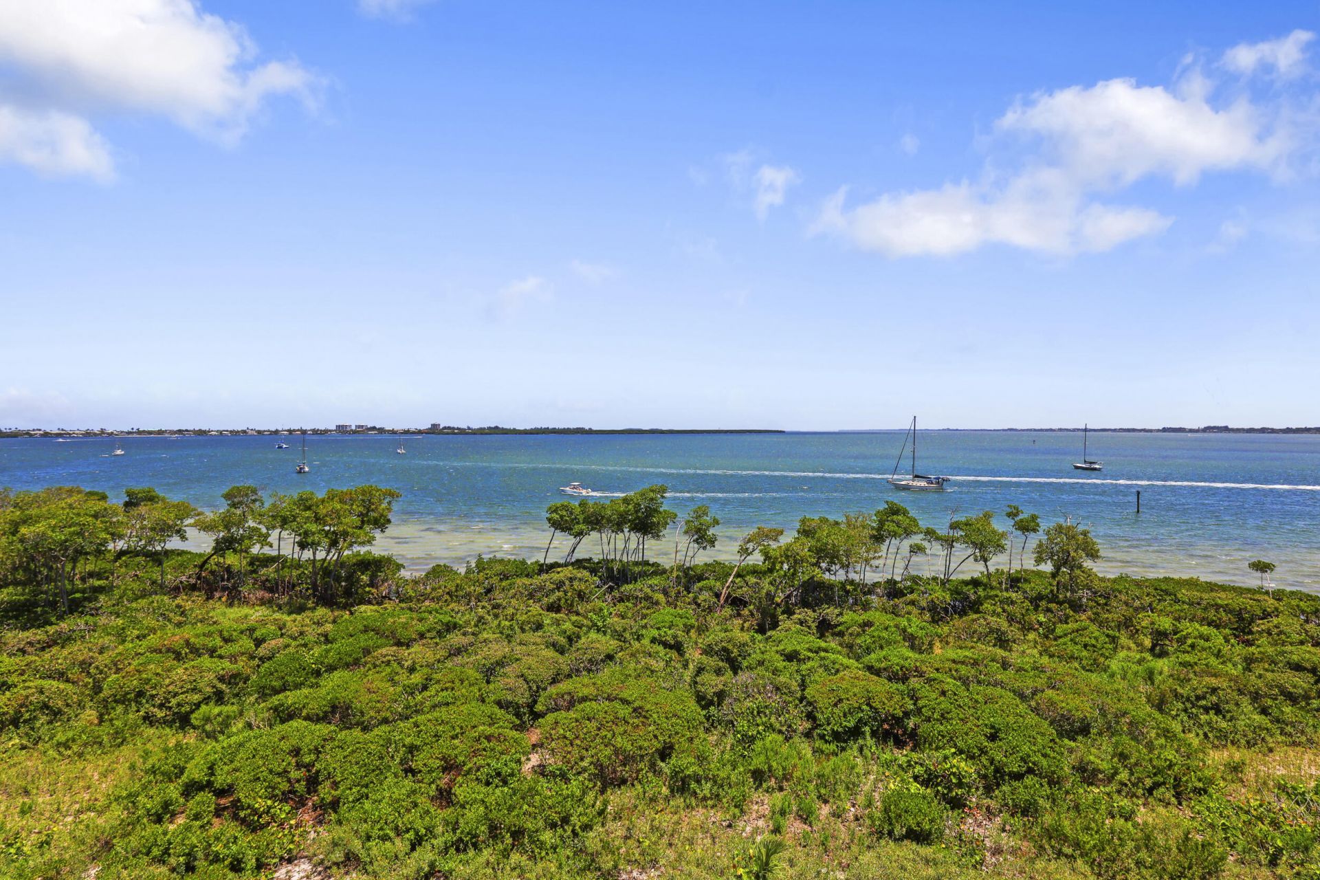26 Harbour Isle Drive W, Unit Ph06, Fort Pierce, FL 34949 Photo