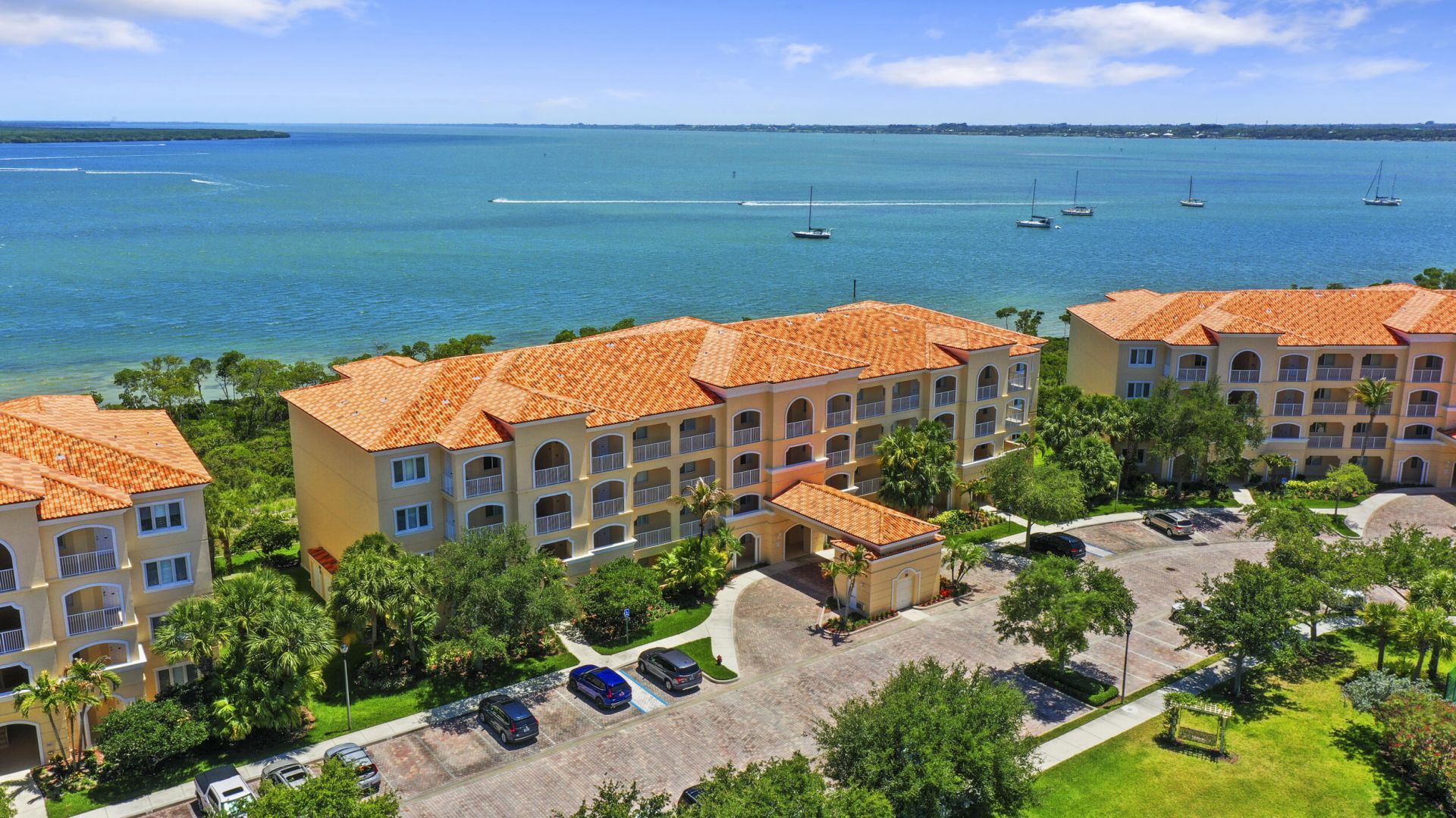 26 Harbour Isle Drive W, Unit Ph06, Fort Pierce, FL 34949 Photo