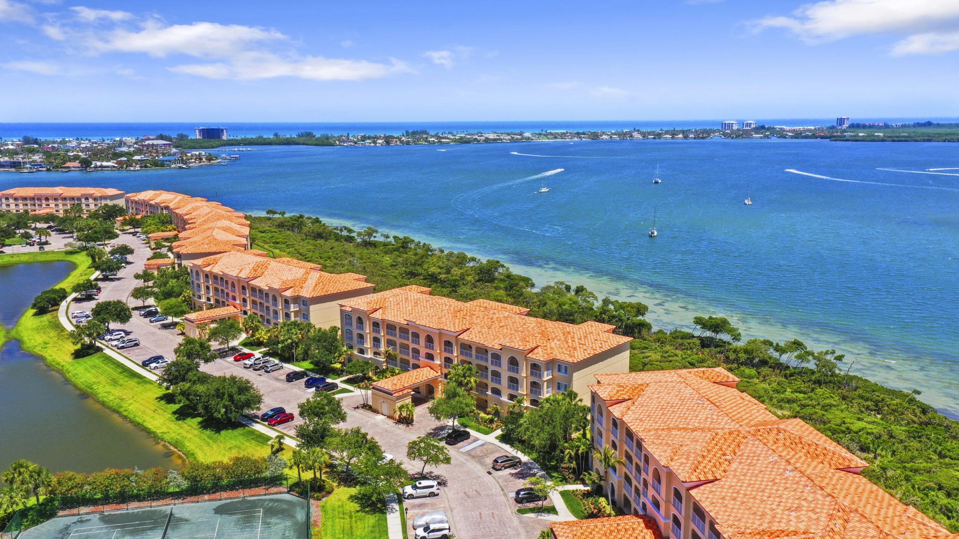 26 Harbour Isle Drive W, Unit Ph06, Fort Pierce, FL 34949 Photo