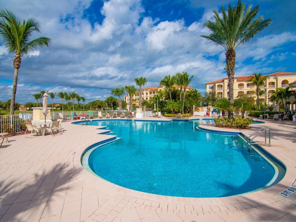 26 Harbour Isle Drive W, Unit Ph06, Fort Pierce, FL 34949 Photo