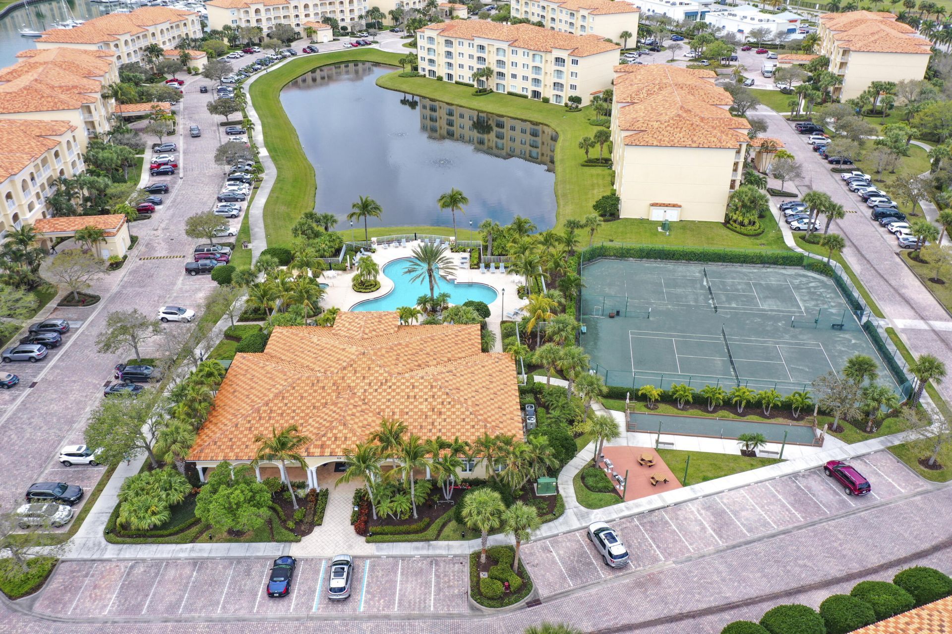 26 Harbour Isle Drive W, Unit Ph06, Fort Pierce, FL 34949 Photo