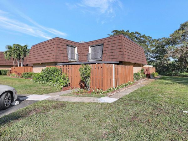 5852 SE Riverboat Drive, Unit 321, Stuart, FL 34997