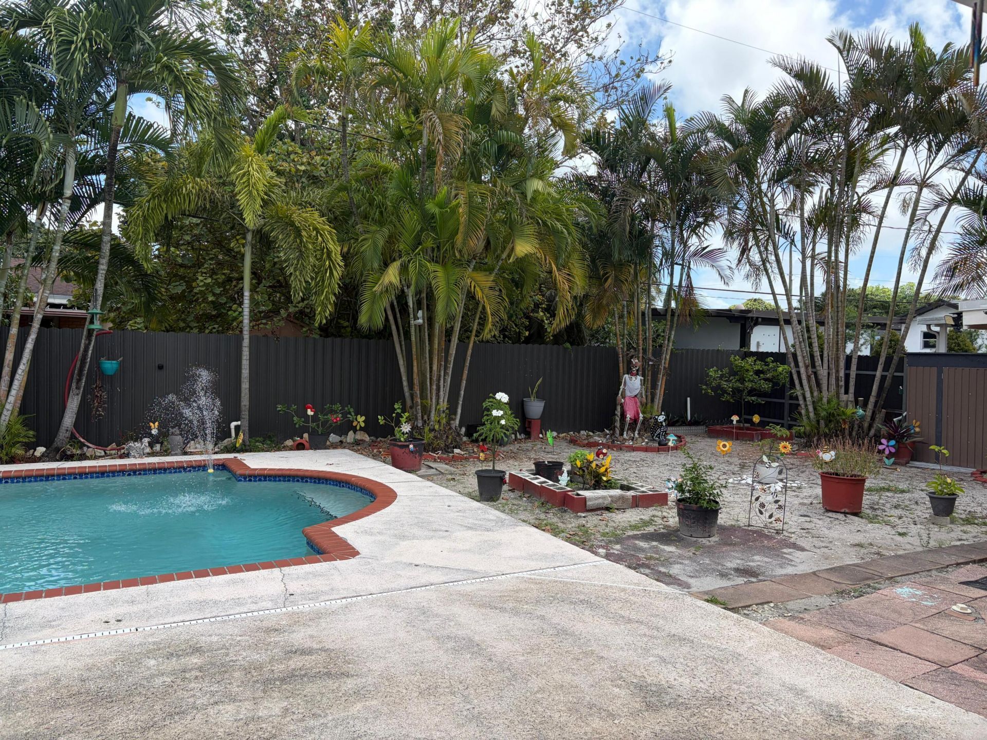 10501 NW 35th Place, Miami, FL 33147 Photo