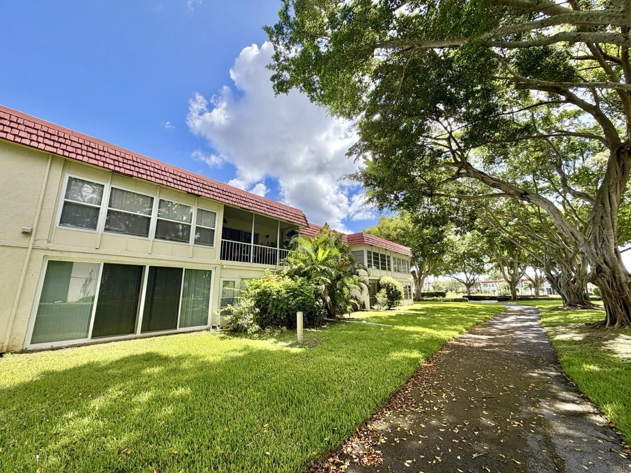 19 Abbey Lane, Unit 204, Delray Beach, FL 33446 Photo