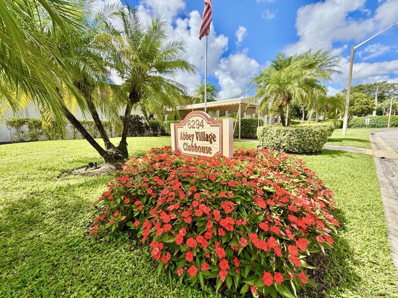 19 Abbey Lane, Unit 204, Delray Beach, FL 33446 Photo