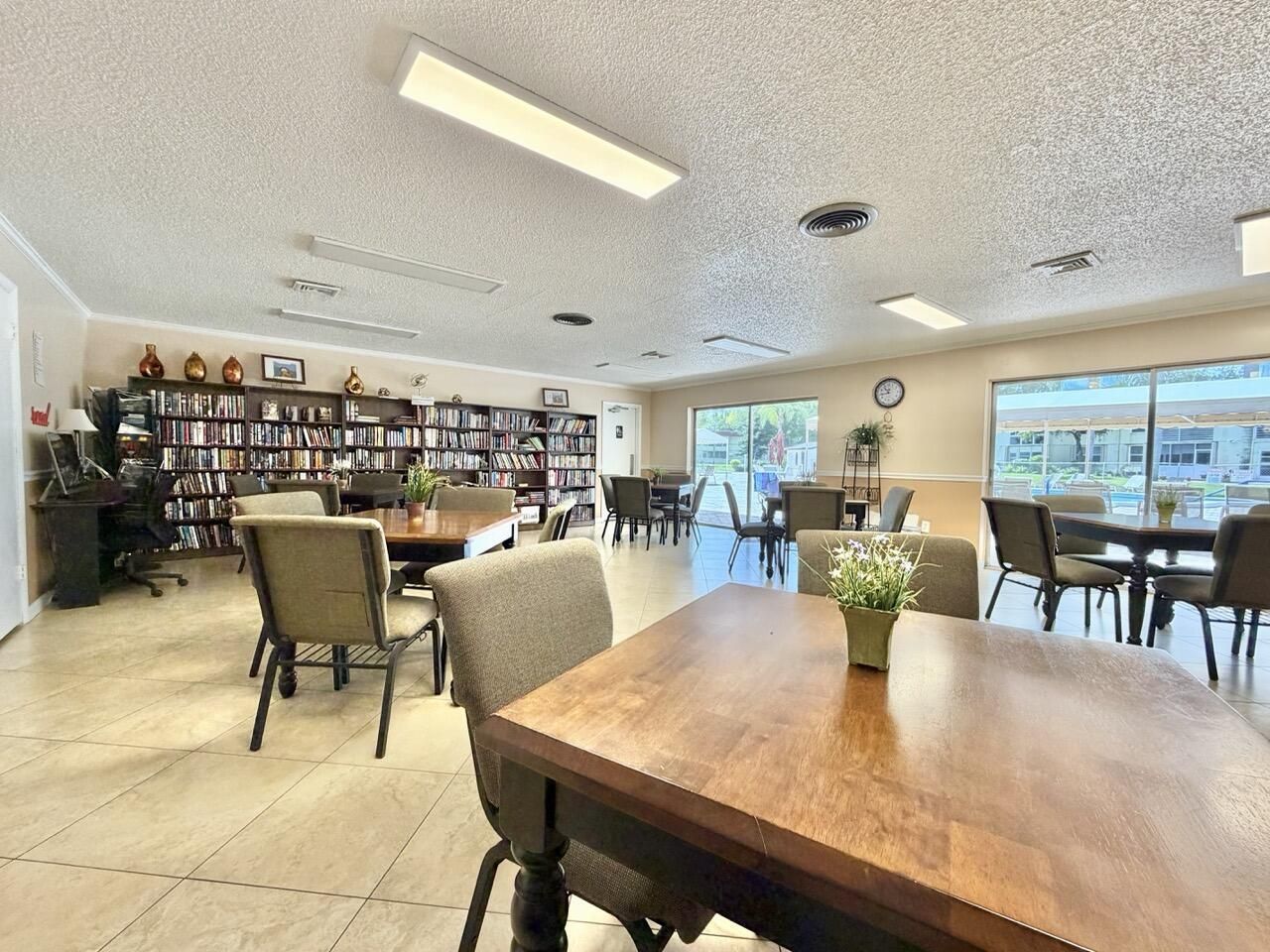 19 Abbey Lane, Unit 204, Delray Beach, FL 33446 Photo