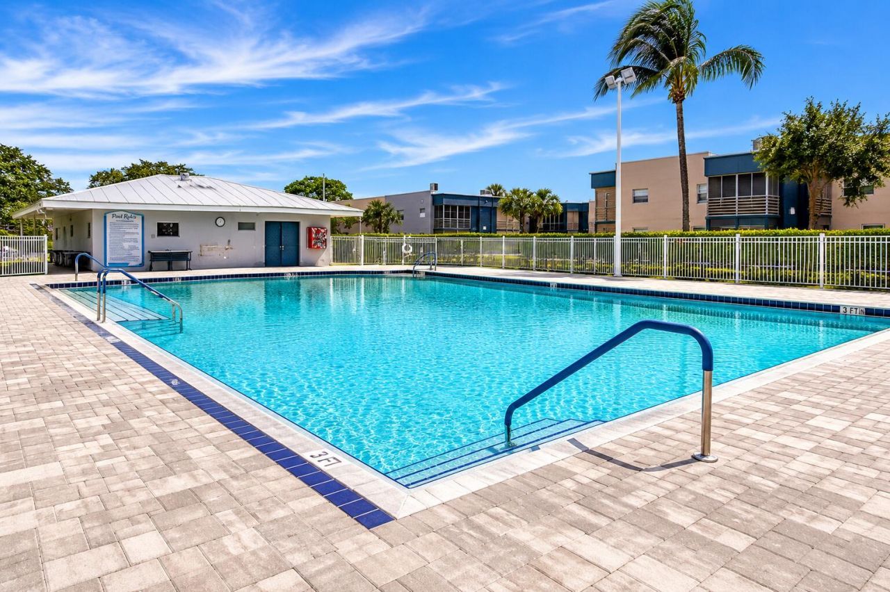 199 E Burgundy E, Delray Beach, FL 33484 Photo