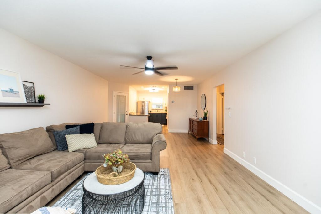 110 Wettaw Lane, Unit 202, North Palm Beach, FL 33408 Photo