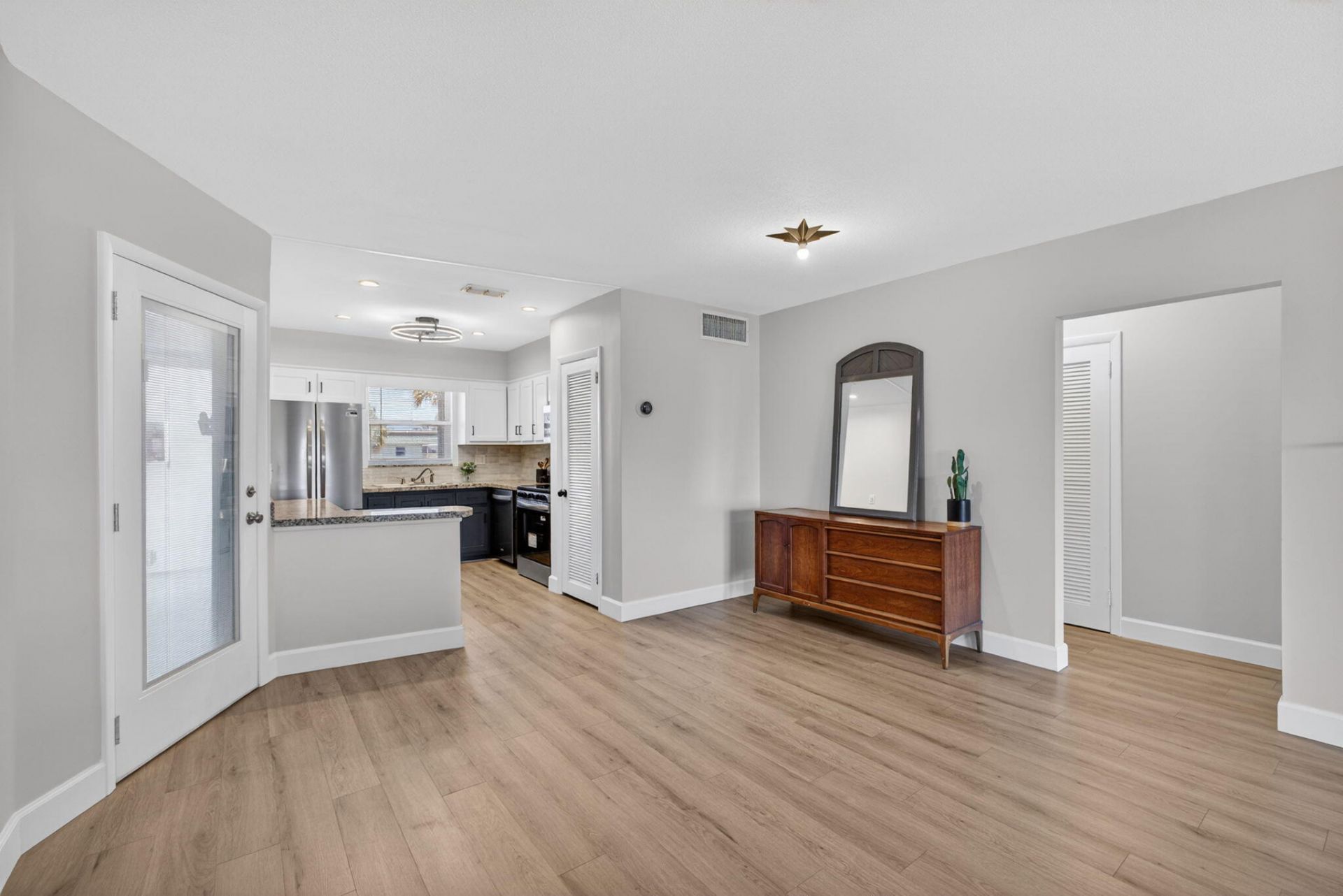 110 Wettaw Lane, Unit 202, North Palm Beach, FL 33408 Photo