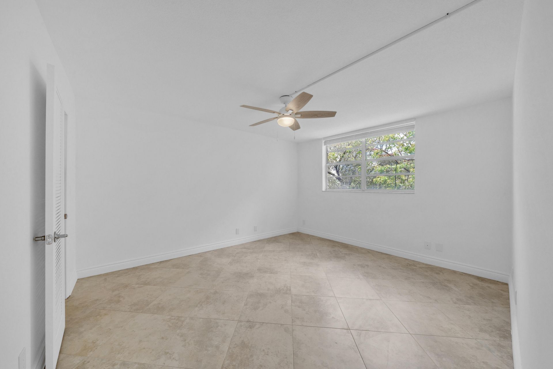 3099 NW 48th Avenue, Unit 260, Lauderdale Lakes, FL 33313 Photo