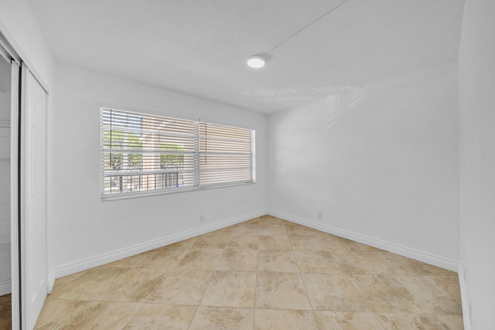 3099 NW 48th Avenue, Unit 260, Lauderdale Lakes, FL 33313 Photo