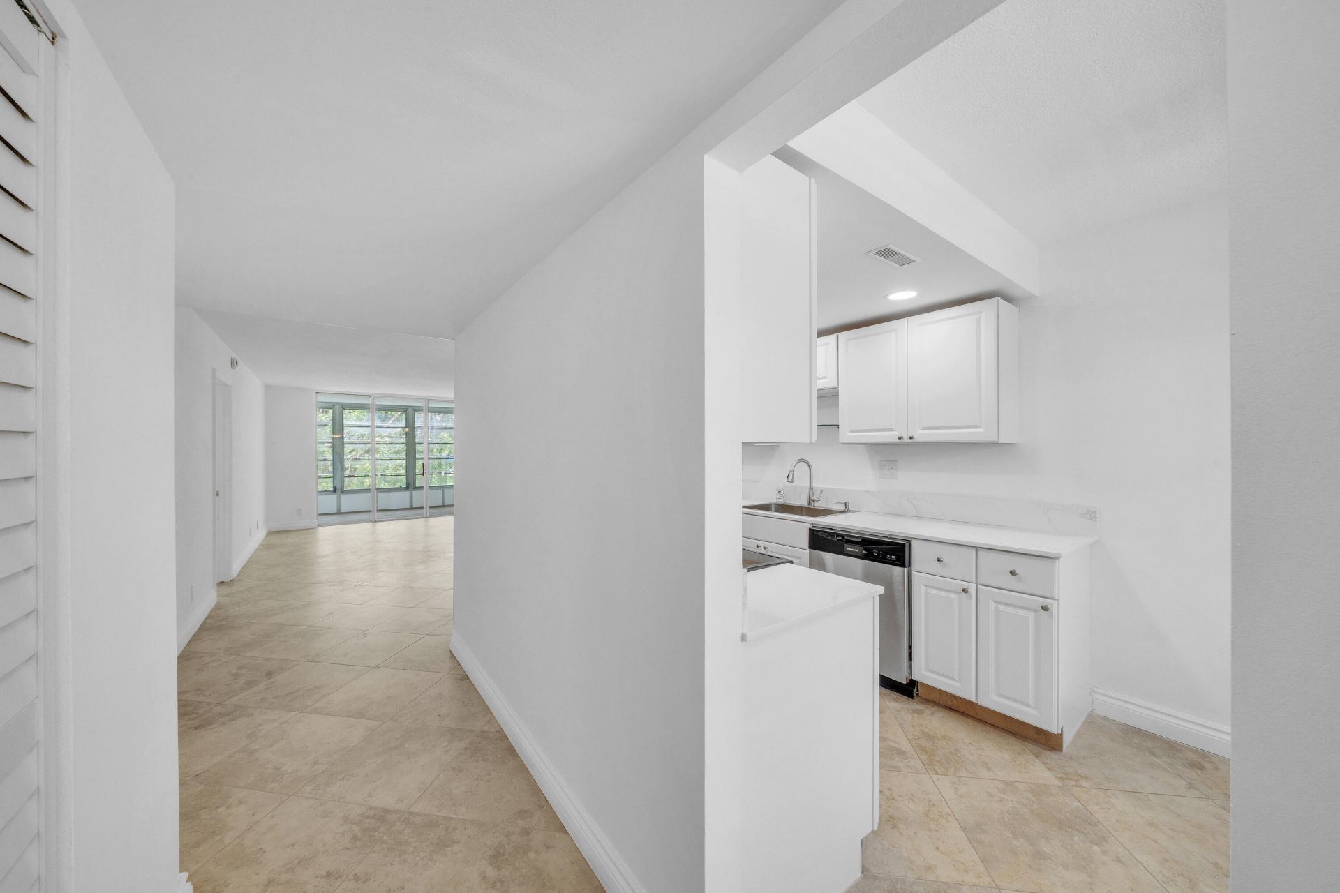 3099 NW 48th Avenue, Unit 260, Lauderdale Lakes, FL 33313 Photo