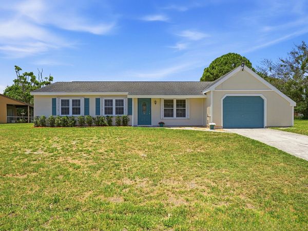 450 SW Kentwood Road, Port St. Lucie, FL 34953