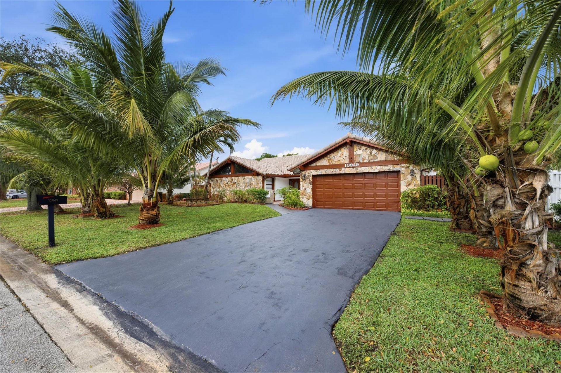 10949 NW 1st Manor, Coral Springs, FL 33071 Photo