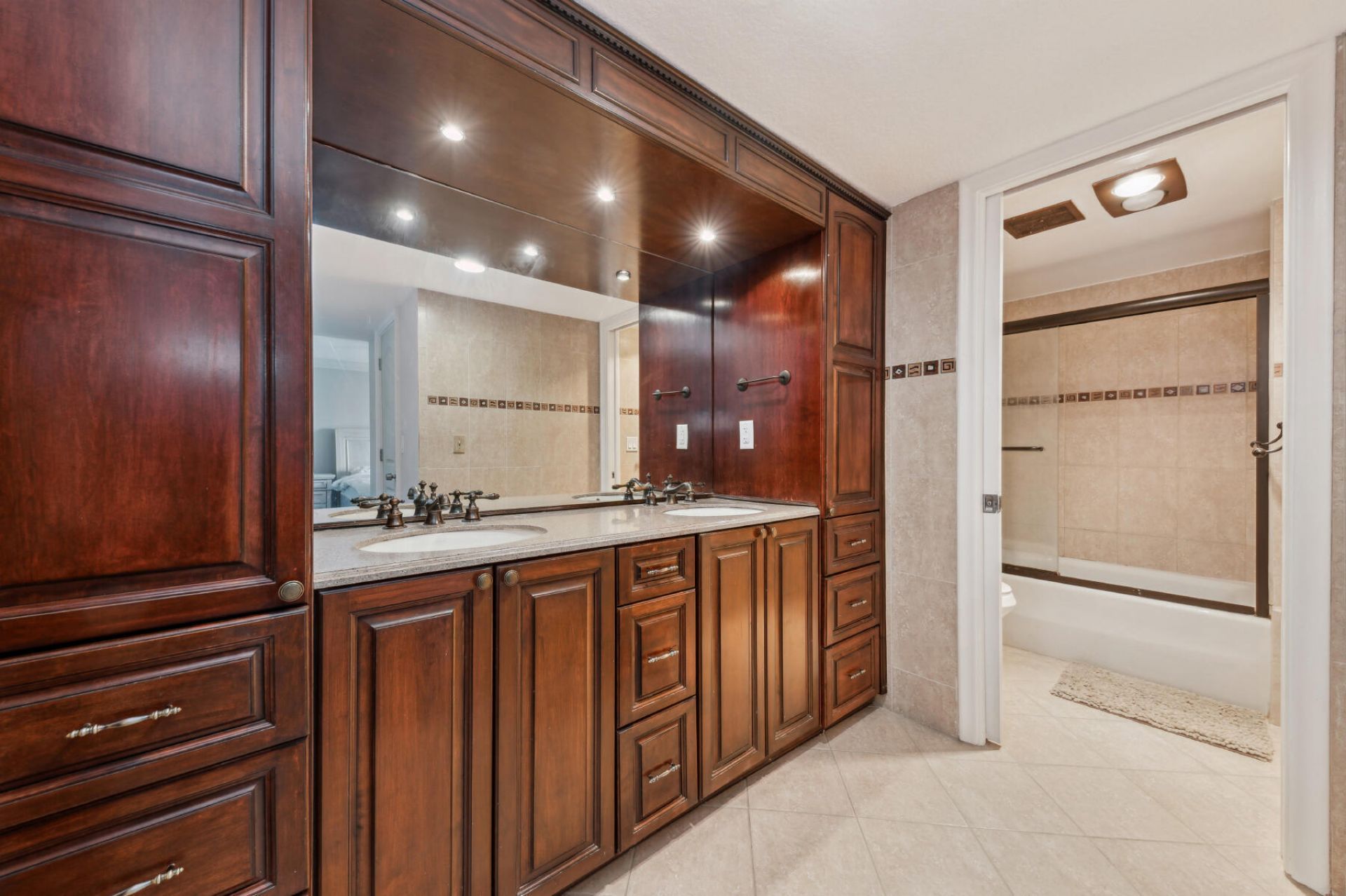 2400 Presidential Way, Unit 1006, West Palm Beach, FL 33401 Photo