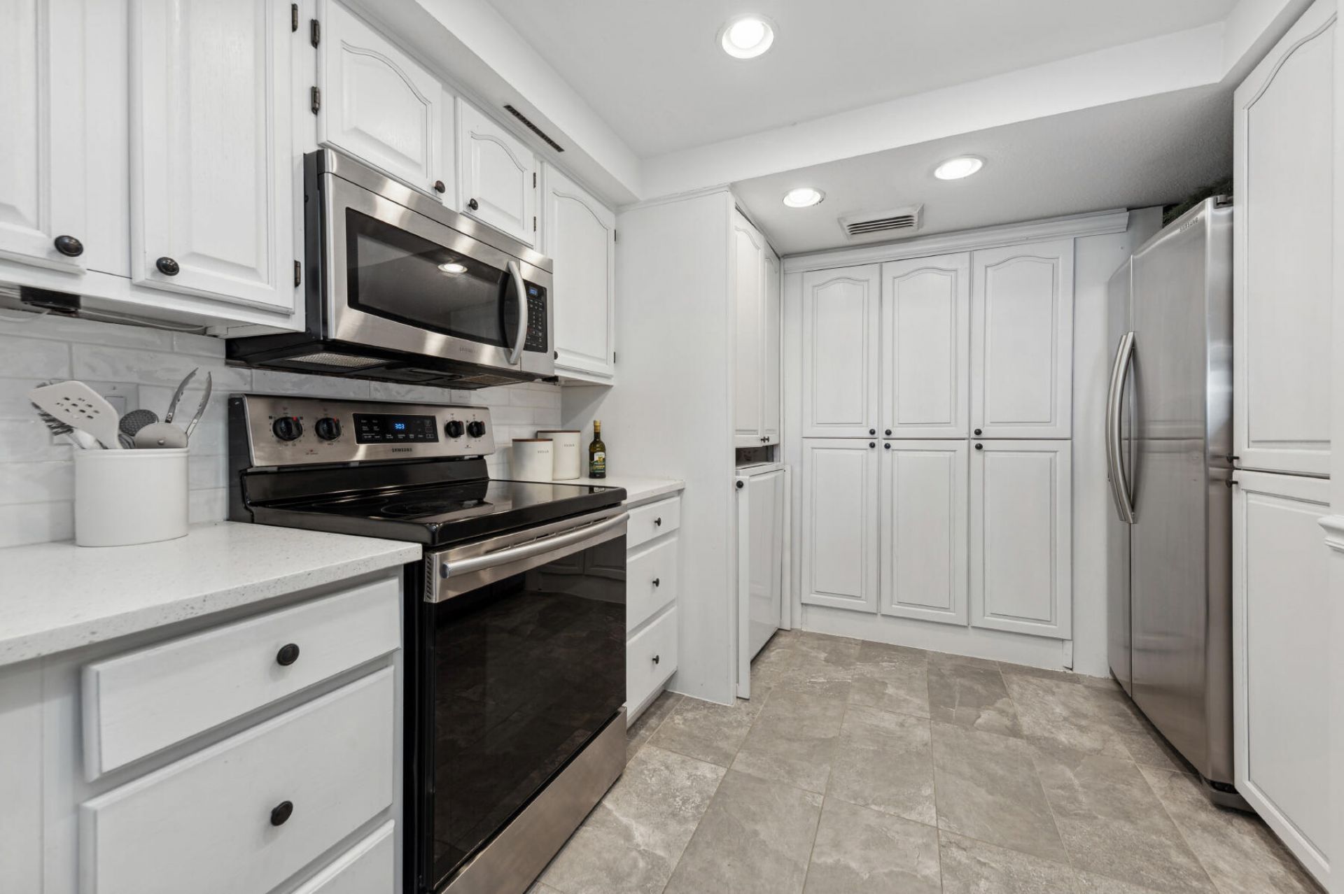 2400 Presidential Way, Unit 1006, West Palm Beach, FL 33401 Photo