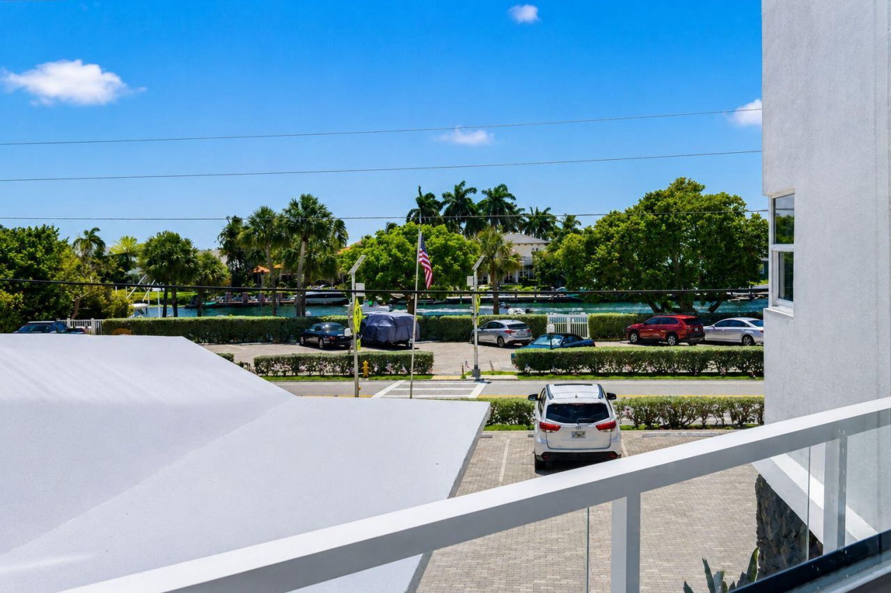 1057 Hillsboro, Unit 214, Hillsboro Beach, FL 33062 Photo