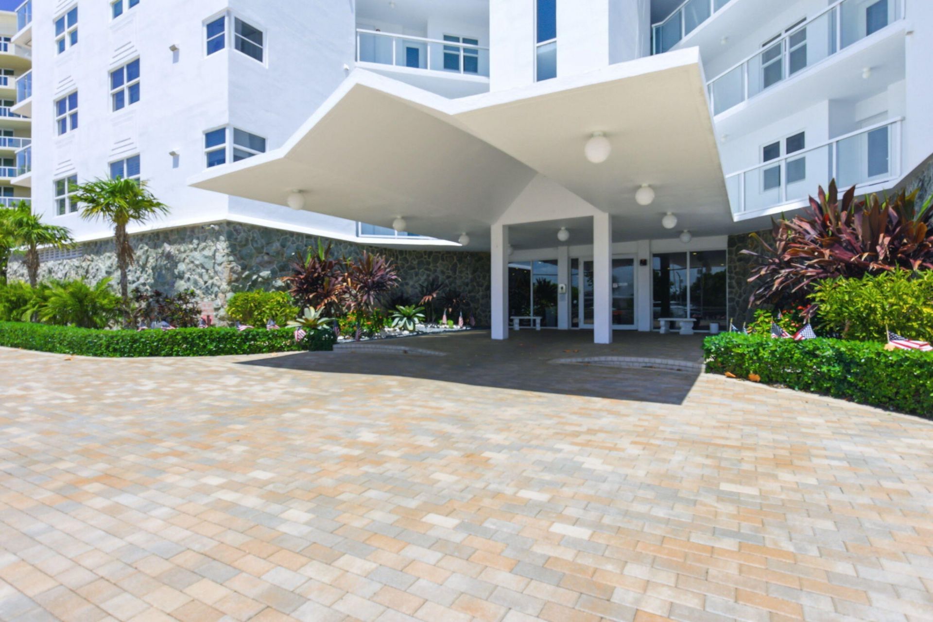 1057 Hillsboro, Unit 214, Hillsboro Beach, FL 33062 Photo