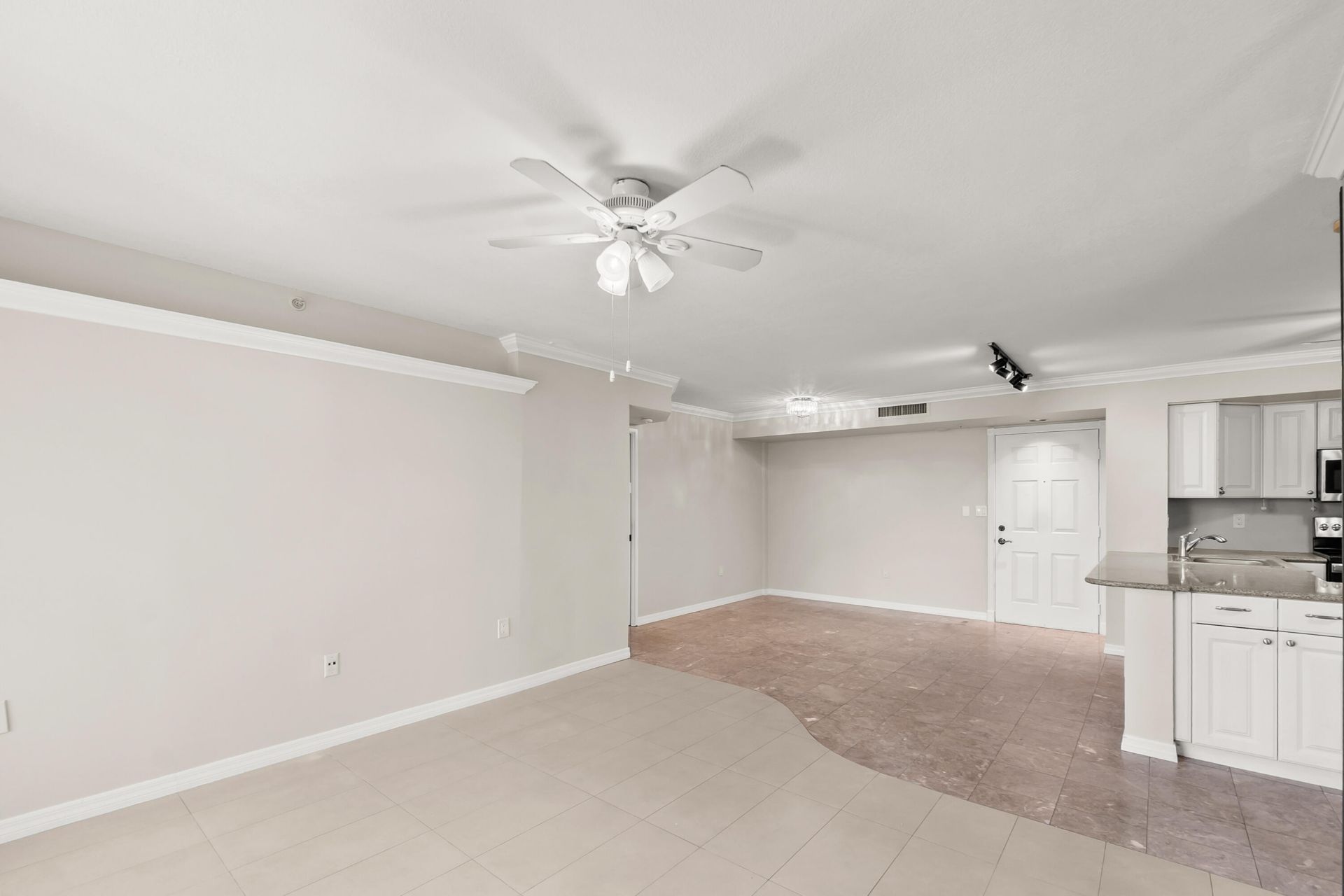 1200 Scotia Drive, Unit 403, Hypoluxo, FL 33462 Photo