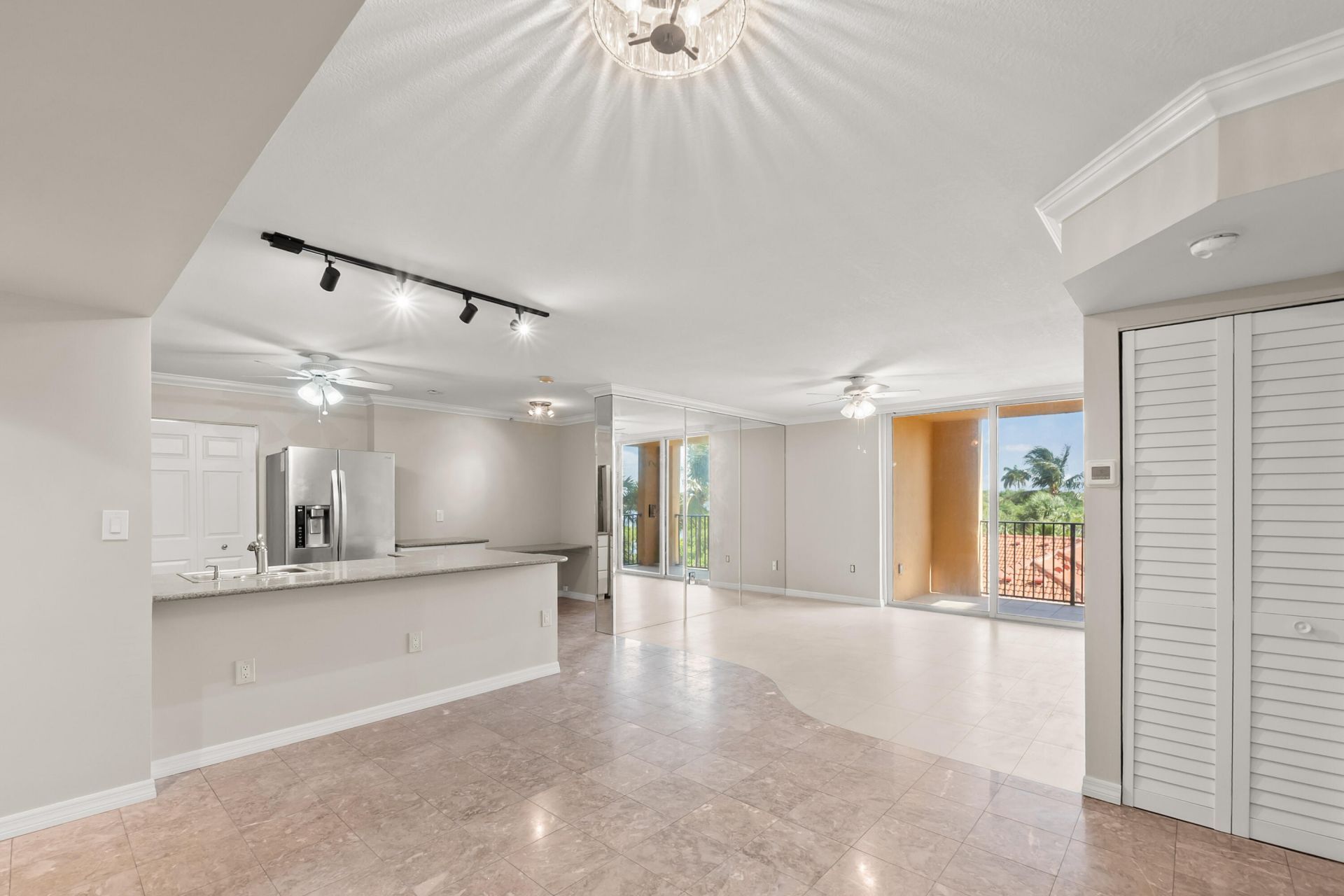 1200 Scotia Drive, Unit 403, Hypoluxo, FL 33462 Photo
