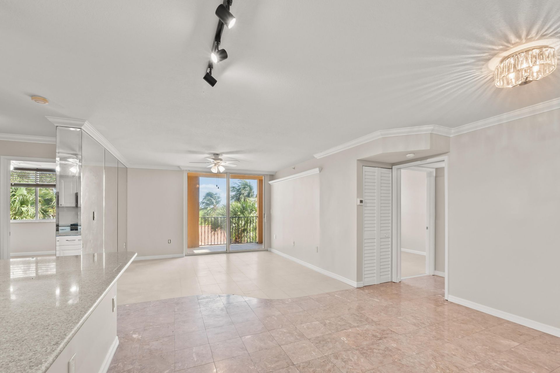 1200 Scotia Drive, Unit 403, Hypoluxo, FL 33462 Photo