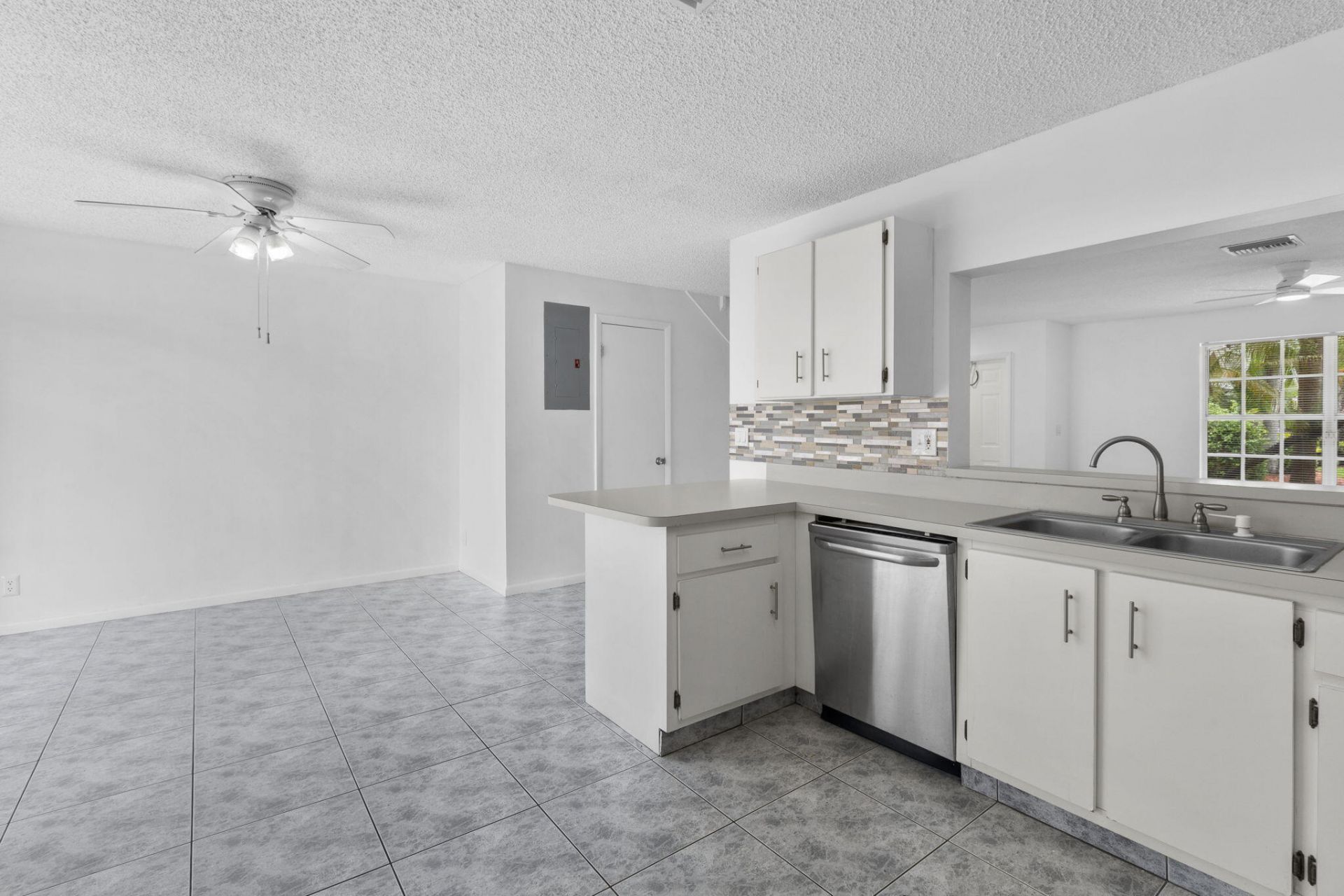 12212 NW 36th Place, Sunrise, FL 33323 Photo