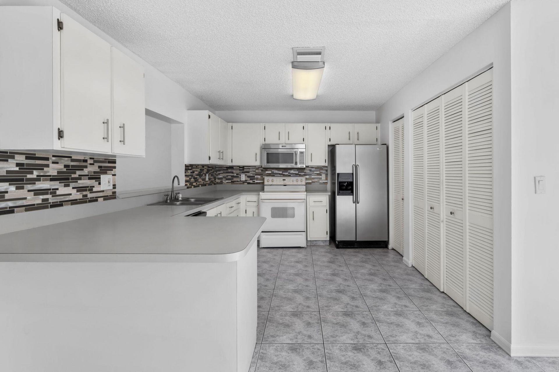 12212 NW 36th Place, Sunrise, FL 33323 Photo